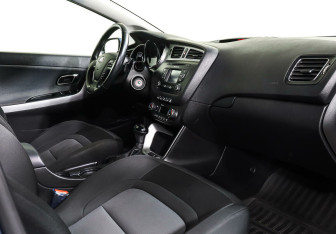 Подержанный автомобиль Kia Ceed Hatchback 2014 года (8 фото)