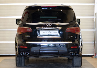 Подержанный автомобиль Infiniti QX80 2017 года (5 фото)