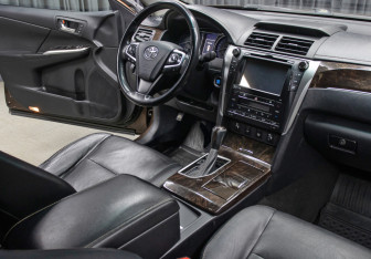 Подержанный автомобиль Toyota Camry Sedan 2017 года (11 фото)