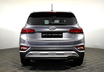 Подержанный автомобиль Hyundai Santa Fe 2019 года (4 фото)