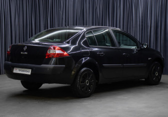 Подержанный автомобиль Renault Megane Sedan 2005 года (5 фото)
