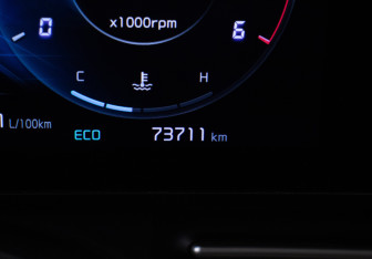 Подержанный автомобиль Kia Carnival 2021 года (12 фото)