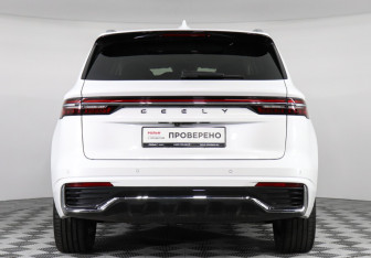 Подержанный автомобиль Geely Monjaro 2023 года (6 фото)