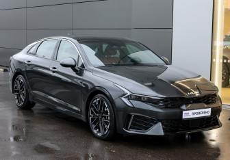 Подержанный автомобиль Kia K5 2024 года (9 фото)