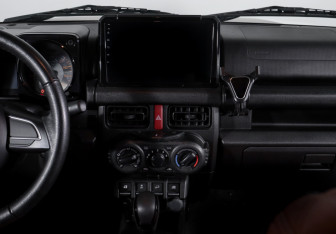 Подержанный автомобиль Suzuki Jimny 2019 года (13 фото)