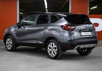 Подержанный автомобиль Renault Kaptur 2016 года (7 фото)