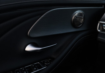 Подержанный автомобиль Chery Arrizo 8 2024 года (14 фото)