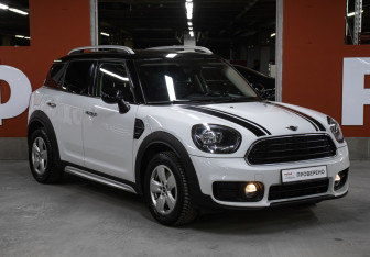 Подержанный автомобиль MINI Countryman 2019 года (3 фото)