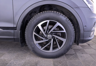 Подержанный автомобиль Volkswagen Tiguan 2018 года (12 фото)