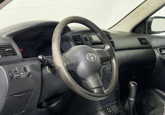 Подержанный автомобиль Toyota Corolla Wagon 2006 года (12 фото)