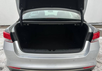 Подержанный автомобиль Kia Optima Sedan 2018 года (15 фото)