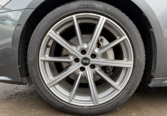 Подержанный автомобиль Audi A7 2021 года (9 фото)