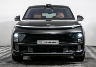 Подержанный автомобиль LiXiang L9 2023 года (2 фото)