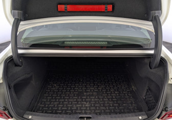 Подержанный автомобиль Volvo S90 2019 года (10 фото)