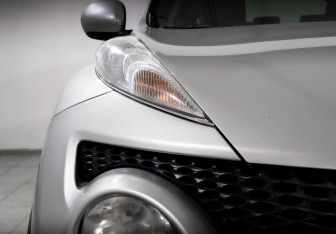 Подержанный автомобиль Nissan Juke 2012 года (17 фото)