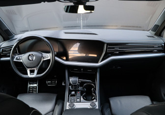 Подержанный автомобиль Volkswagen Touareg 2019 года (12 фото)