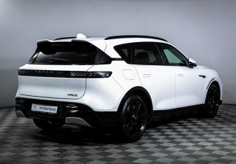 Подержанный автомобиль Voyah Free 2025 года (5 фото)