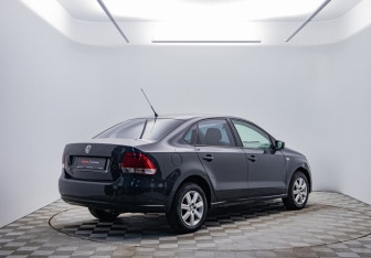 Подержанный автомобиль Volkswagen Polo Sedan 2011 года (5 фото)