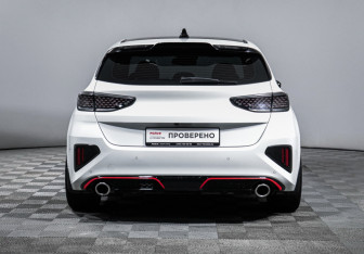 Подержанный автомобиль Kia Ceed Hatchback 2021 года (6 фото)