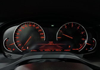 Подержанный автомобиль BMW X3 2020 года (16 фото)