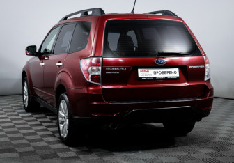 Подержанный автомобиль Subaru Forester Suv 2011 года (7 фото)
