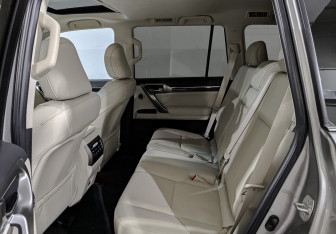 Подержанный автомобиль Lexus GX 2022 года (18 фото)