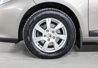 Подержанный автомобиль Renault Fluence 2012 года (20 фото)