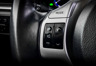 Подержанный автомобиль Lexus CT 2013 года (26 фото)