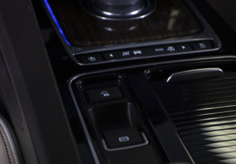 Подержанный автомобиль Infiniti JX 2012 года (18 фото)