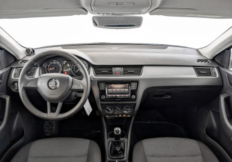 Подержанный автомобиль Skoda Rapid Liftback 2019 года (14 фото)