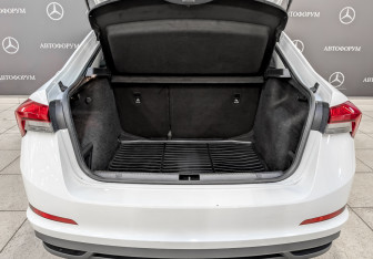 Подержанный автомобиль Skoda Rapid Liftback 2021 года (10 фото)