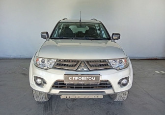 Подержанный автомобиль Mitsubishi Pajero Sport 2014 года (2 фото)