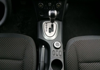 Подержанный автомобиль Nissan Qashqai 2009 года (16 фото)