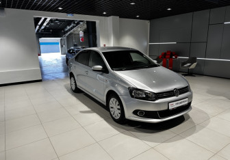 Подержанный автомобиль Volkswagen Polo Sedan 2012 года (5 фото)