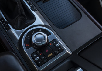 Подержанный автомобиль Land Rover Range Rover 2009 года (16 фото)