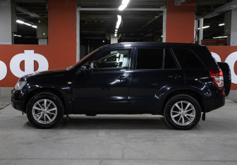 Подержанный автомобиль Suzuki Grand Vitara 2006 года (8 фото)