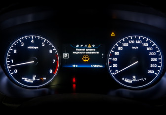 Подержанный автомобиль Hyundai Genesis 2014 года (12 фото)