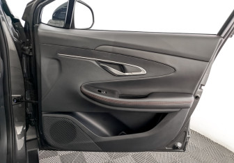 Подержанный автомобиль Changan UNI-T 2023 года (24 фото)