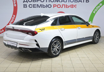 Подержанный автомобиль Kia K5 2020 года (4 фото)