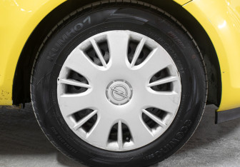 Подержанный автомобиль Opel Corsa 2007 года (23 фото)