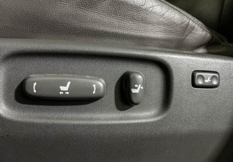 Подержанный автомобиль Toyota Land Cruiser Prado 2005 года (15 фото)