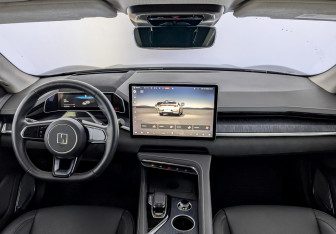 Подержанный автомобиль Zeekr 001 2022 года (14 фото)