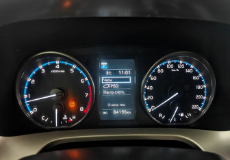Подержанный автомобиль Toyota RAV4 2016 года (13 фото)