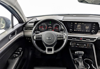 Подержанный автомобиль Kia K5 2020 года (22 фото)