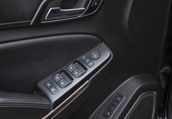 Подержанный автомобиль Chevrolet Tahoe 2016 года (31 фото)