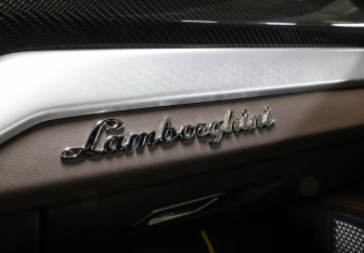Подержанный автомобиль Lamborghini Urus 2020 года (26 фото)