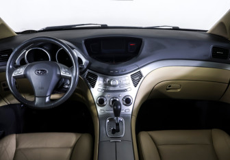 Подержанный автомобиль Subaru Tribeca 2005 года (12 фото)