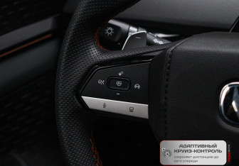 Подержанный автомобиль Changan UNI-V 2023 года (28 фото)