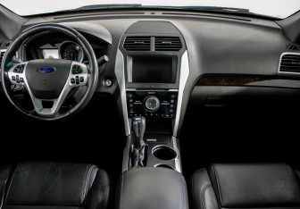 Подержанный автомобиль Ford Explorer 2012 года (13 фото)