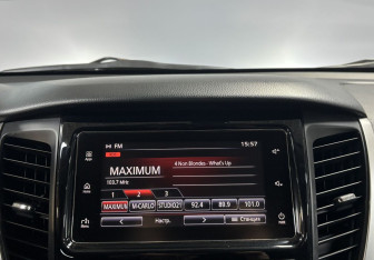 Подержанный автомобиль Mitsubishi Pajero Sport 2017 года (15 фото)